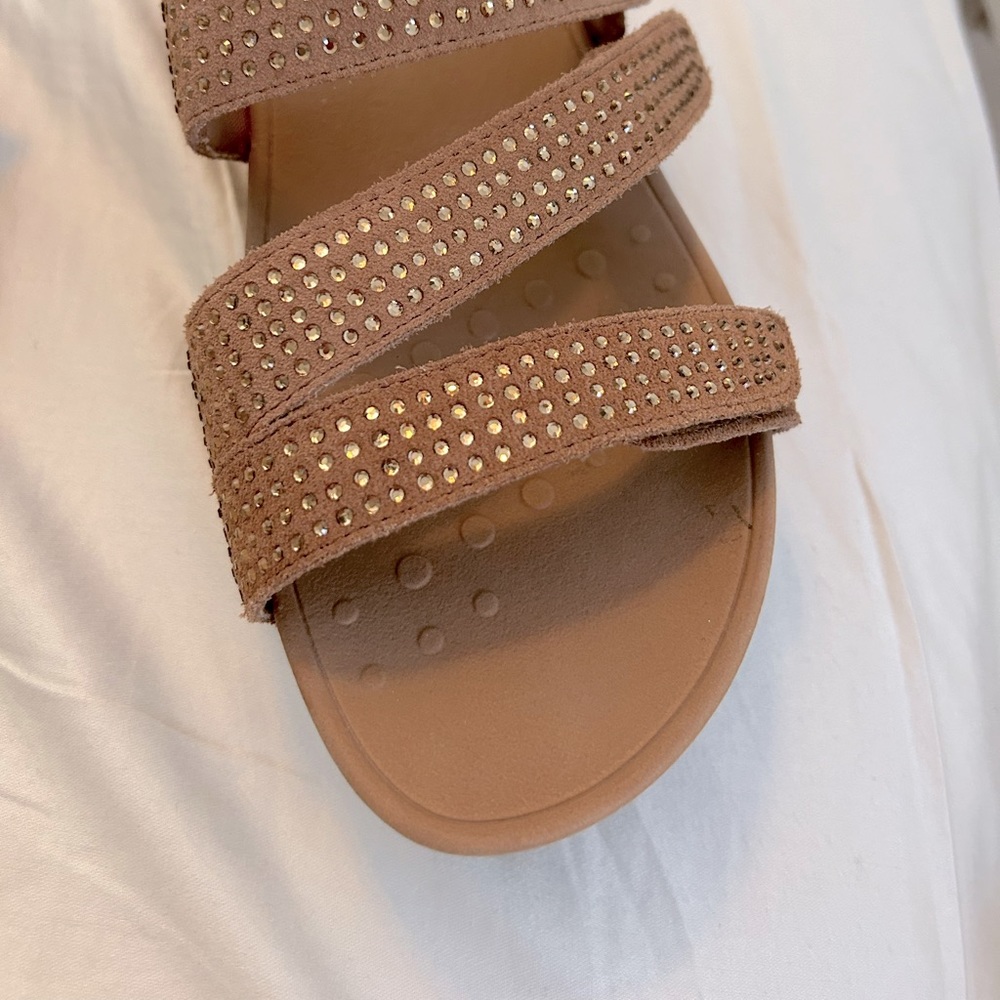 Hardly worn.  MAYBE 2 times.   Comfortable sandles